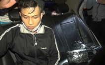 Nửa đêm biên phòng chặn taxi, bắt thanh niên mang 19.000 viên ma túy