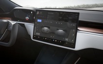 Tesla âm thầm trang bị màn hình xoay nghiêng cho xe điện