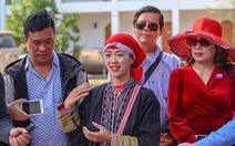 Cô gái trẻ gìn giữ văn hóa người Dao