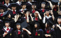 Tân cử nhân các đại học danh giá ở Trung Quốc thôi mơ mộng công việc lương cao