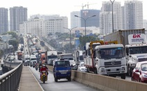 Phân luồng giao thông cầu Phú Mỹ để sửa chữa khe co giãn