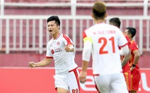Viettel - Hougang United (hiệp 1) 0-1: Đội khách mở tỉ số trên chấm 11m