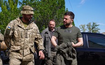 Tổng thống Ukraine đi thăm vùng chiến sự Donbass
