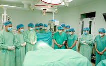 Bác sĩ mặc niệm tri ân người hiến tạng sau chết não đầu tiên ở miền Trung - Tây Nguyên