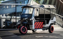 Xe tuk tuk mang phong cách Audi dụ khách du lịch