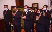 Lãnh đạo TP.HCM chia buồn và viết sổ tang cố thủ tướng Nhật Bản Abe Shinzo