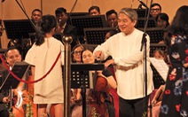 Khán giả thiếu nhi bất ngờ được chỉ huy Dàn nhạc giao hưởng quốc gia Việt Nam