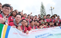 Dâng hương, dâng hoa tại tượng đài 'Tình đoàn kết liên minh chiến đấu Việt - Lào'