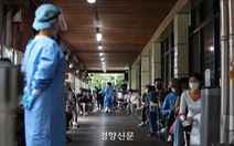 Hàn Quốc không giãn cách xã hội, chấp nhận ‘sống chung’ với làn sóng COVID-19 mới