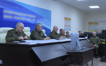 Video: Bộ trưởng Quốc phòng Nga bất ngờ tới Ukraine