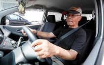 Người cao tuổi lái xe, công nghệ hỗ trợ những gì?