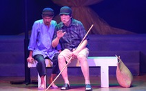 Kim Tử Long dẫn chương trình rất duyên cho đêm diễn 60 năm nghiệp hát của nghệ sĩ Bảo Quốc