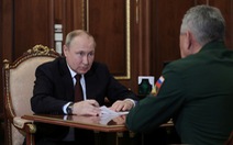 Tổng thống Putin ra lệnh tiếp tục tấn công sau khi kiểm soát toàn bộ Lugansk