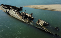 Hạn hán làm lộ xác hàng chục tàu chiến từ Thế chiến thứ II trên sông Danube