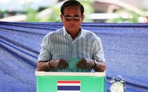 Thủ tướng Thái bị đình chỉ, rồi sao nữa?