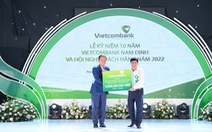 Vietcombank trao 5 tỉ đồng hỗ trợ xây dựng trường học ở tỉnh Nam Định
