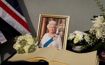 Đại sứ quán Anh tại Hà Nội treo cờ rủ, mở sổ tang viếng Nữ hoàng Elizabeth II