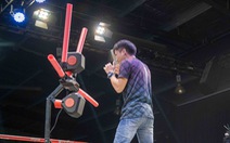 Võ sĩ boxing vô địch WBA châu Á Hữu Toàn ‘so găng’ cùng robot