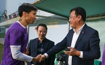 Tổng cục trưởng và chủ tịch VFF gặp tuyển Việt Nam trước trận Thái Lan