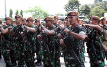An ninh siết chặt khi CĐV Indonesia bắt đầu vào sân