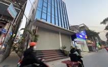 Biển quảng cáo ‘trung tâm dịch vụ nam y’ ở 122 Phú Diễn được gỡ bỏ