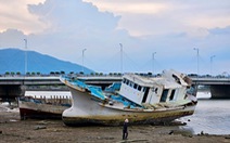 'Nghĩa địa' tàu đắm ở Nha Trang gây nhức mắt