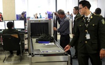 Nhặt ví tiền bỏ quên tại sân bay Nội Bài, bị giữ ở sân bay Tân Sơn Nhất