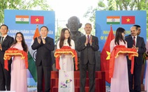 Ngoại trưởng Ấn Độ khánh thành tượng lãnh tụ Gandhi ở TP.HCM