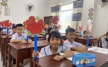 Đà Nẵng cho học sinh đi học lại sau nhiều ngày nghỉ vì mưa ngập