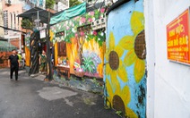 Tường cũ các con hẻm thành tranh đầy màu sắc