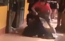 Không kỷ luật học sinh quay video cô giáo túm áo, kéo lê nữ sinh