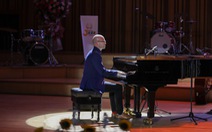 Nhà soạn nhạc Úc Steve Barry chơi dân ca Thái ‘Inh lả ơi’ theo phong cách jazz