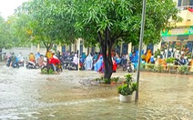 Hàng chục ngàn học sinh nghỉ học vì mưa lớn kéo dài