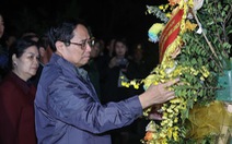 Thủ tướng dâng hương tưởng niệm các anh hùng, liệt sĩ tại Lai Châu