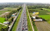 Thủ tướng yêu cầu Bộ Giao thông vận tải khẩn trương xây dựng quy chuẩn đường cao tốc