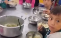 Lào Cai yêu cầu làm rõ phản ánh học sinh tiểu học phải ăn sáng mì gói lõng bõng chan cơm