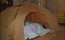 Hàn Quốc: Người dân dựng lều trong phòng ngủ để giữ ấm do giá năng lượng tăng cao