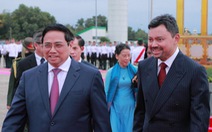 Thái tử Brunei đón Thủ tướng Phạm Minh Chính và phu nhân tại sân bay