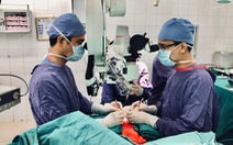 Bệnh viện Hữu nghị Việt Đức nối thành công da đầu, tai và mí mắt cho người phụ nữ