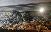 Người dân Cần Thơ khổ sở vì bãi rác dưới gầm cầu