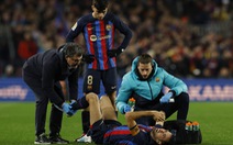 Sergio Busquets chấn thương nặng ở trận đại thắng của Barca