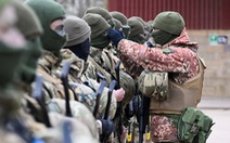 Ukraine chịu trận ở Bakhmut chờ tập hợp quân phản công