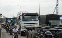 Người dân than trời bởi đường vào cảng ở TP.HCM quá tải