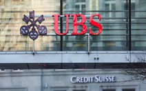 Cổ phiếu UBS lao dốc sau khi 'cứu' Credit Suisse