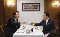 Lãnh đạo Hàn - Nhật giải quyết nhiều bất đồng sau màn nâng bia ở Tokyo