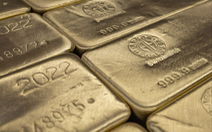 Giá vàng thế giới tăng qua mức 2.000 USD