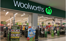 Australia: Chuỗi siêu thị Woolworths ngừng sử dụng túi nhựa