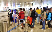 Giá vé bay nội địa dịp lễ 30-4 cao bất thường, nhiều người chọn du lịch nước ngoài