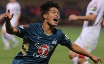 Ghi bàn đầu tiên ở V-League, Quốc Việt được thưởng 50 triệu đồng
