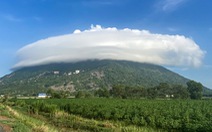 Núi Bà Đen tiếp tục xuất hiện ‘dĩa mây’